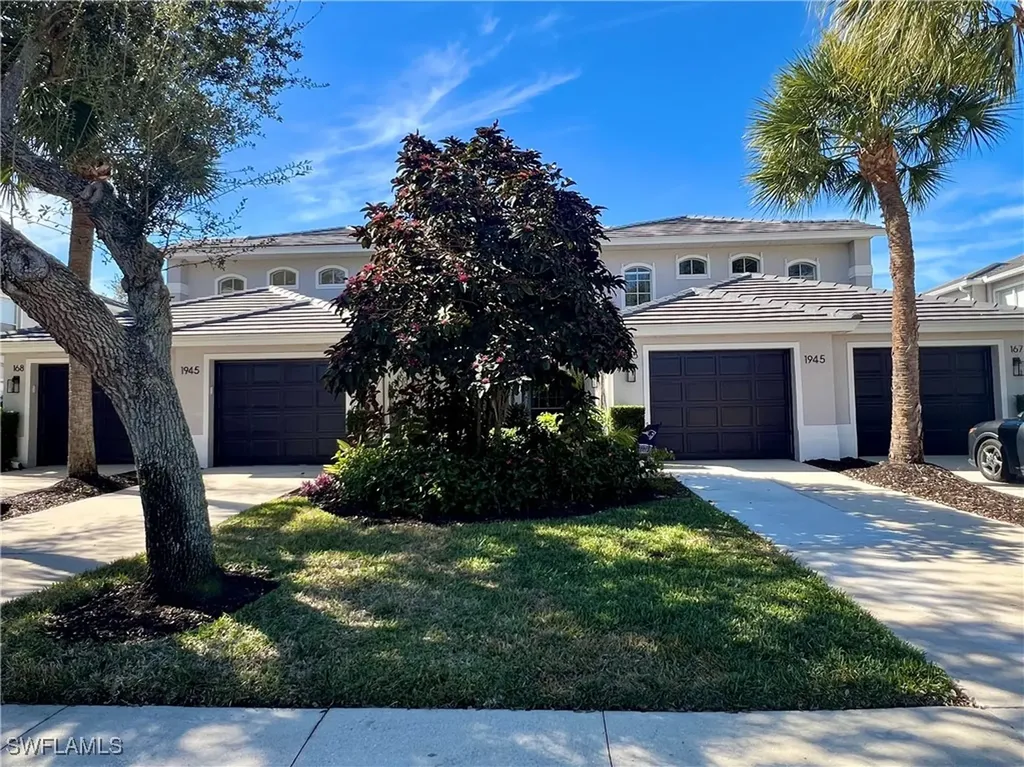 1945 Crestview Way Naples FL 34119