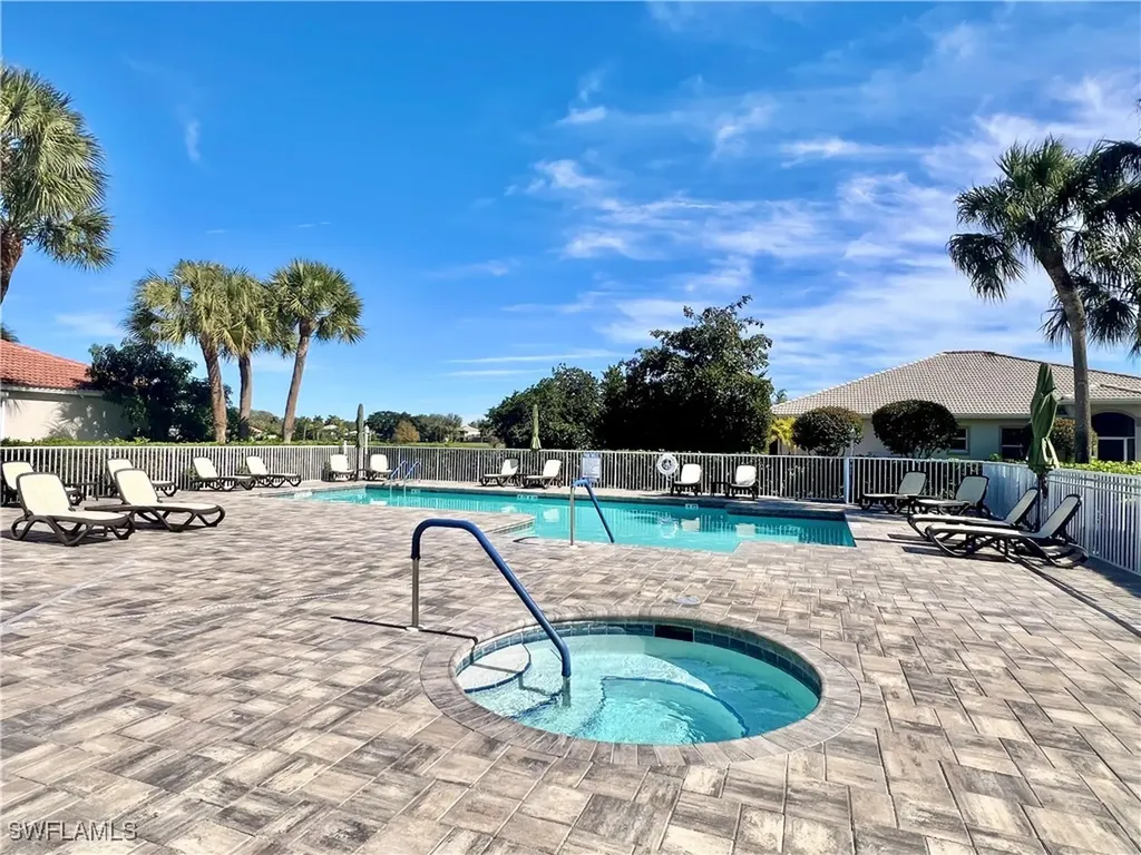 1945 Crestview Way Naples FL 34119