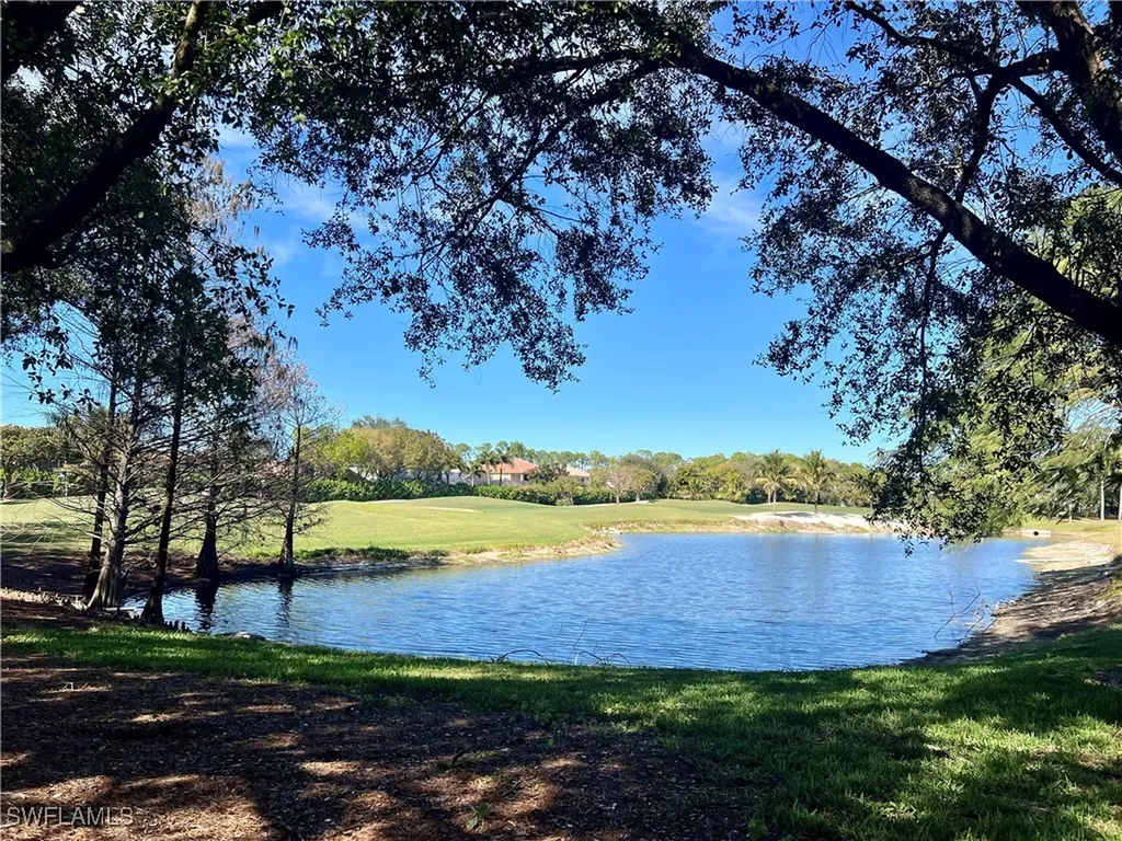 1945 Crestview Way Naples FL 34119