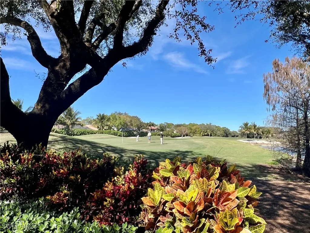 1945 Crestview Way Naples FL 34119