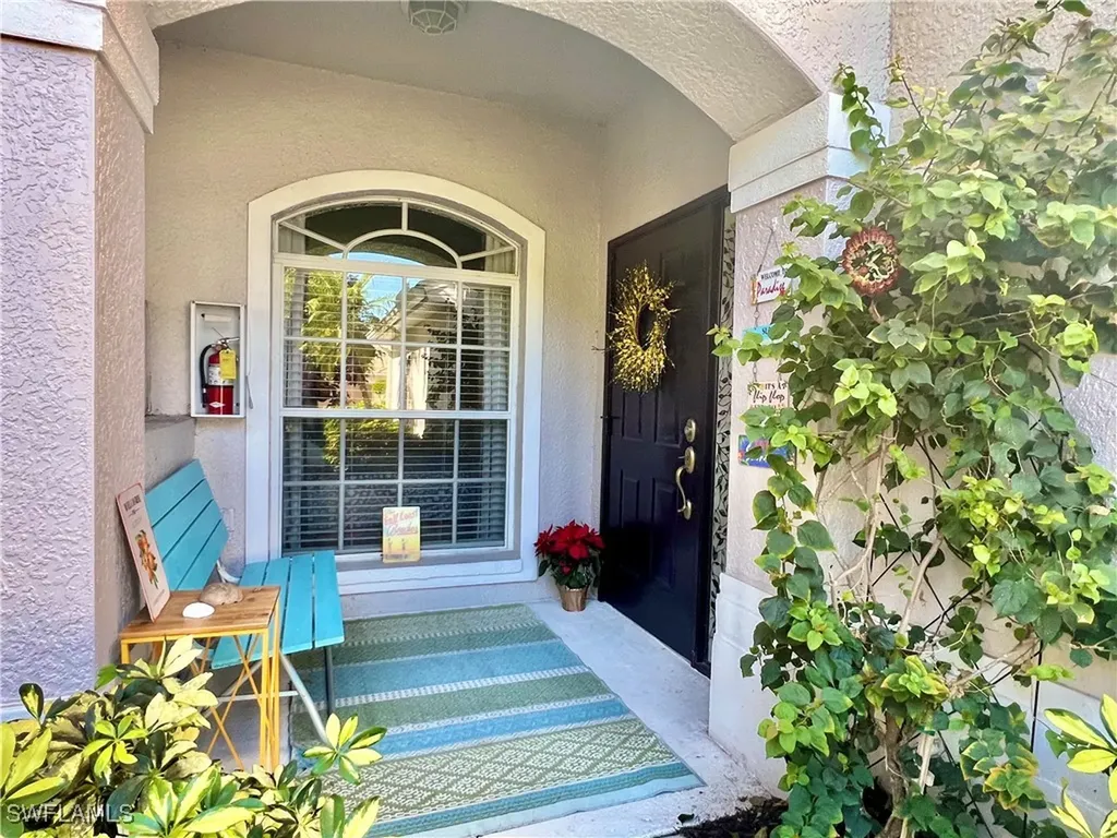 1945 Crestview Way Naples FL 34119