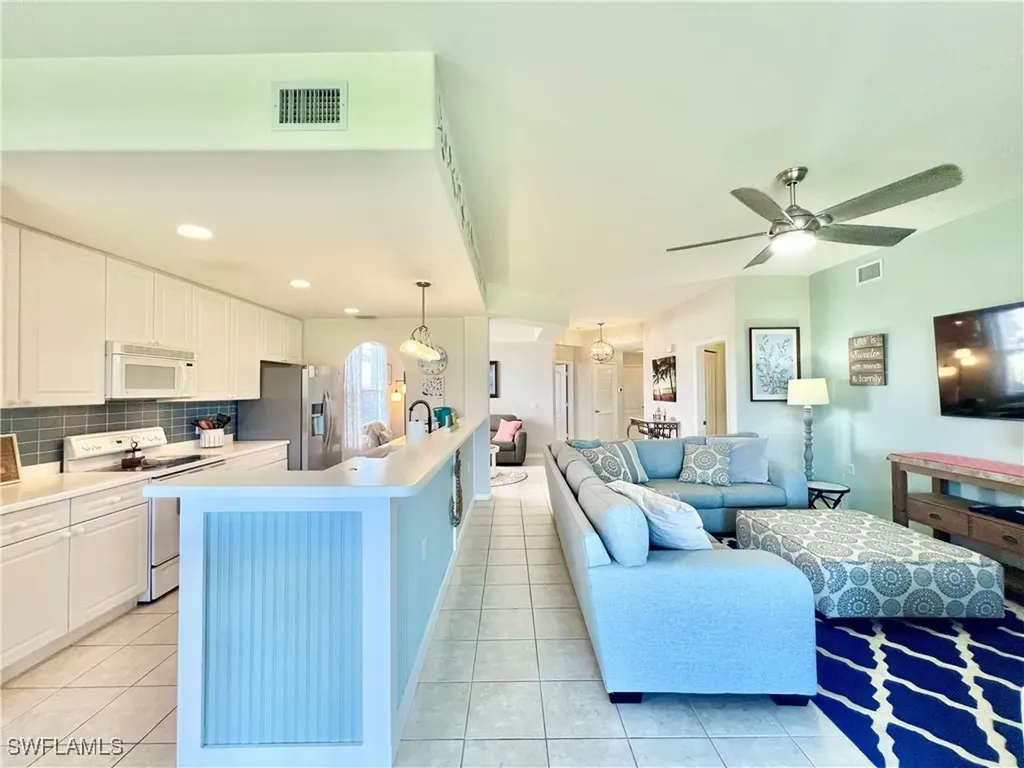 1945 Crestview Way Naples FL 34119