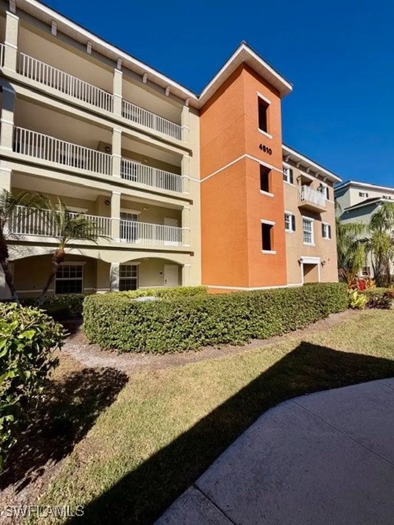 4510 Botanical Place Circle Naples FL 34112