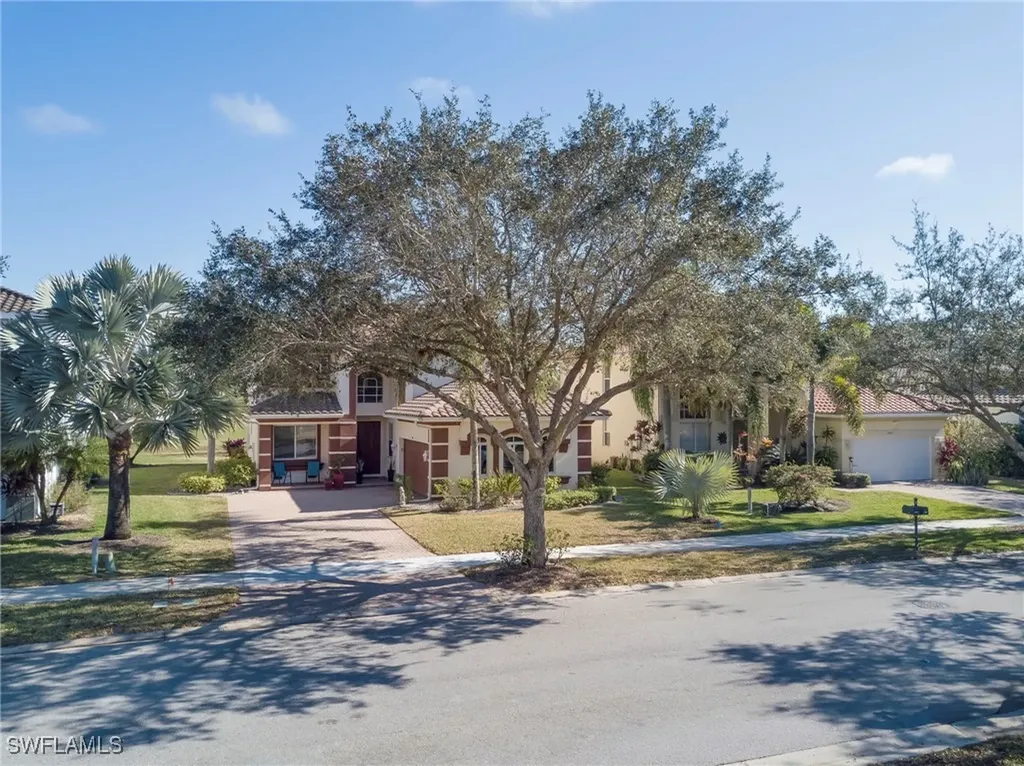 1897 Par Drive Naples FL 34120