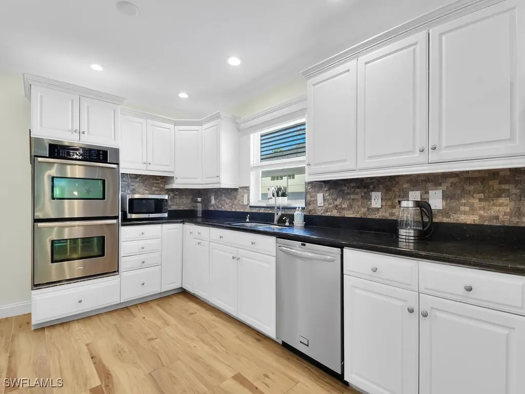 637 103rd Avenue N Naples FL 34108