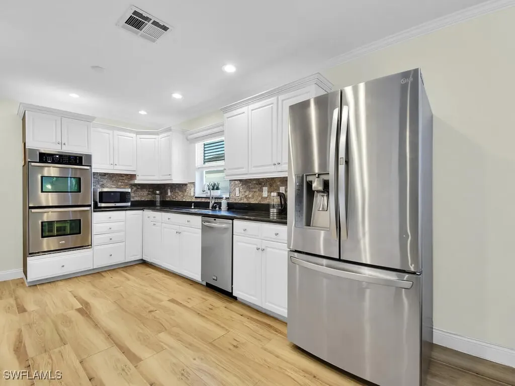 637 103rd Avenue N Naples FL 34108