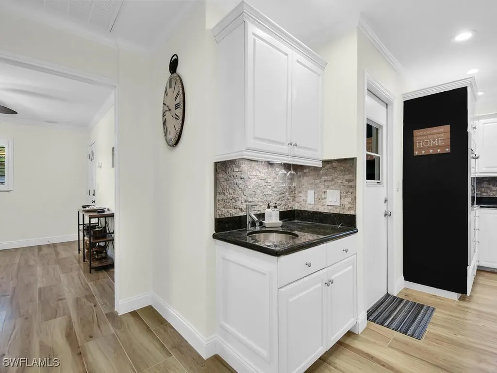637 103rd Avenue N Naples FL 34108