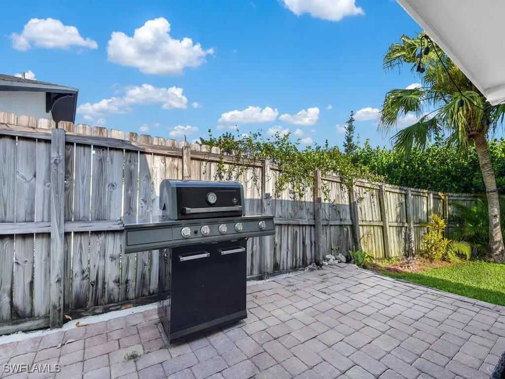 637 103rd Avenue N Naples FL 34108