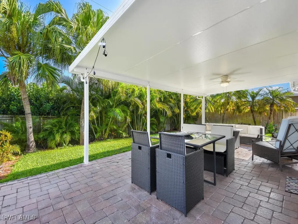 637 103rd Avenue N Naples FL 34108