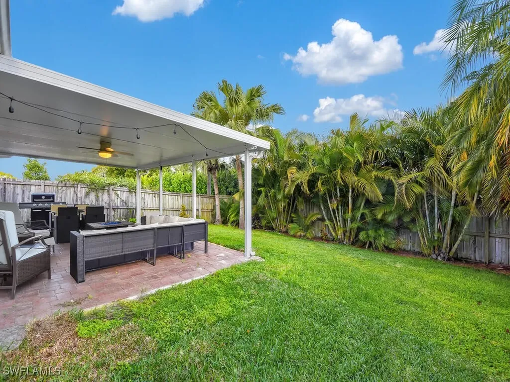 637 103rd Avenue N Naples FL 34108