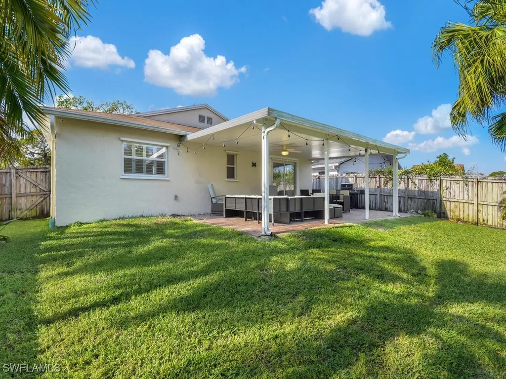 637 103rd Avenue N Naples FL 34108