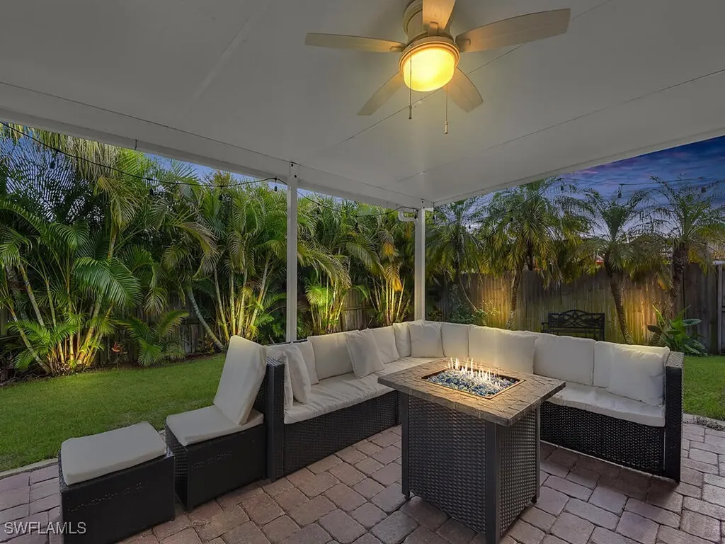 637 103rd Avenue N Naples FL 34108