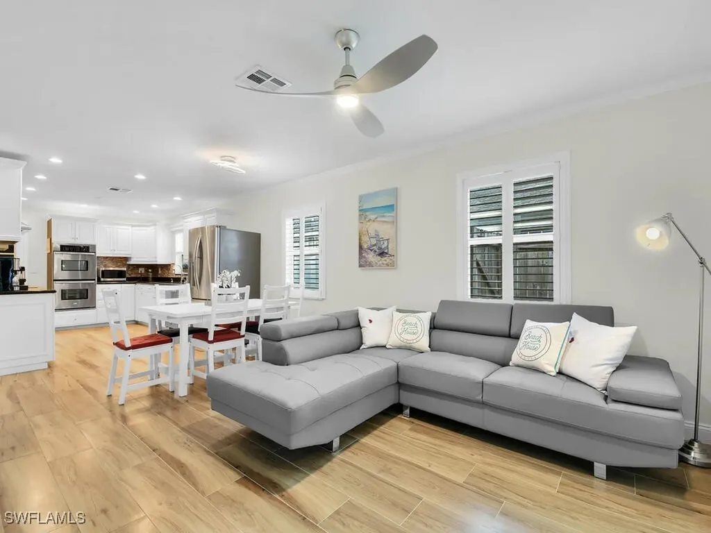 637 103rd Avenue N Naples FL 34108