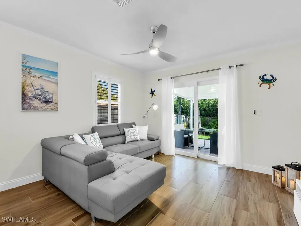 637 103rd Avenue N Naples FL 34108