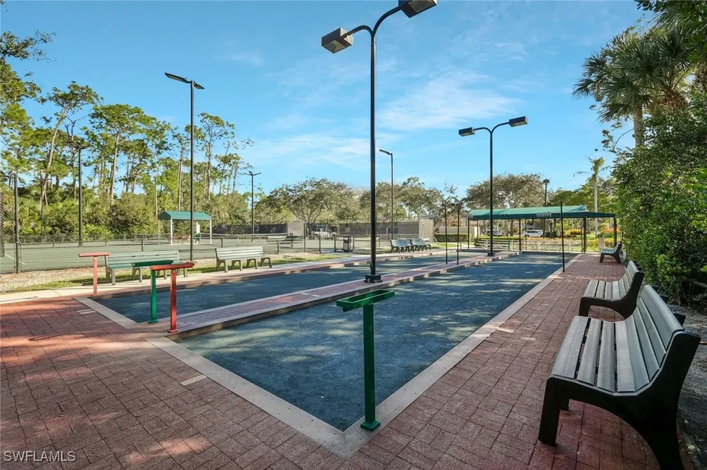 5852 Northridge Drive Naples FL 34110