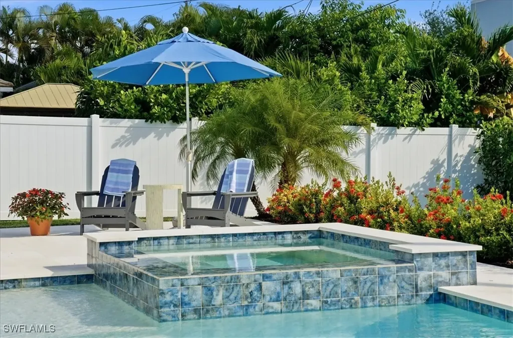526 104th Avenue N Naples FL 34108