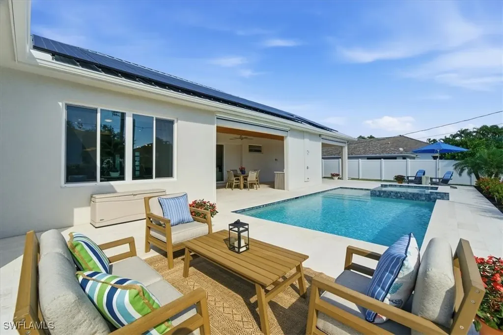 526 104th Avenue N Naples FL 34108