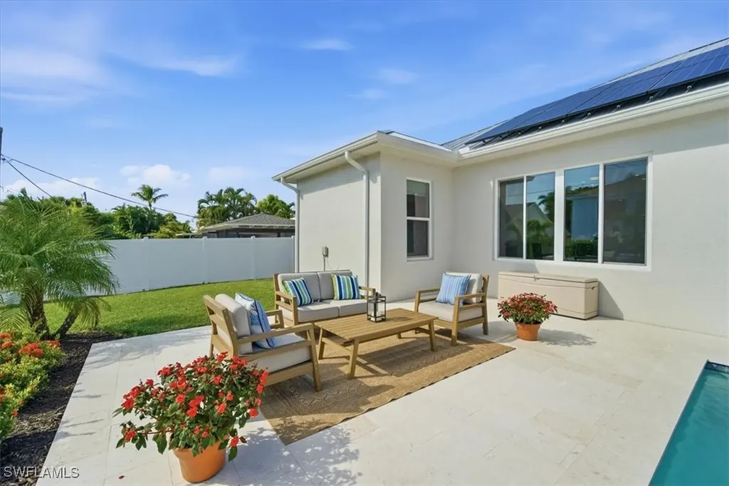 526 104th Avenue N Naples FL 34108