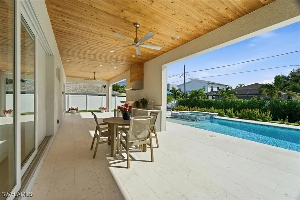 526 104th Avenue N Naples FL 34108