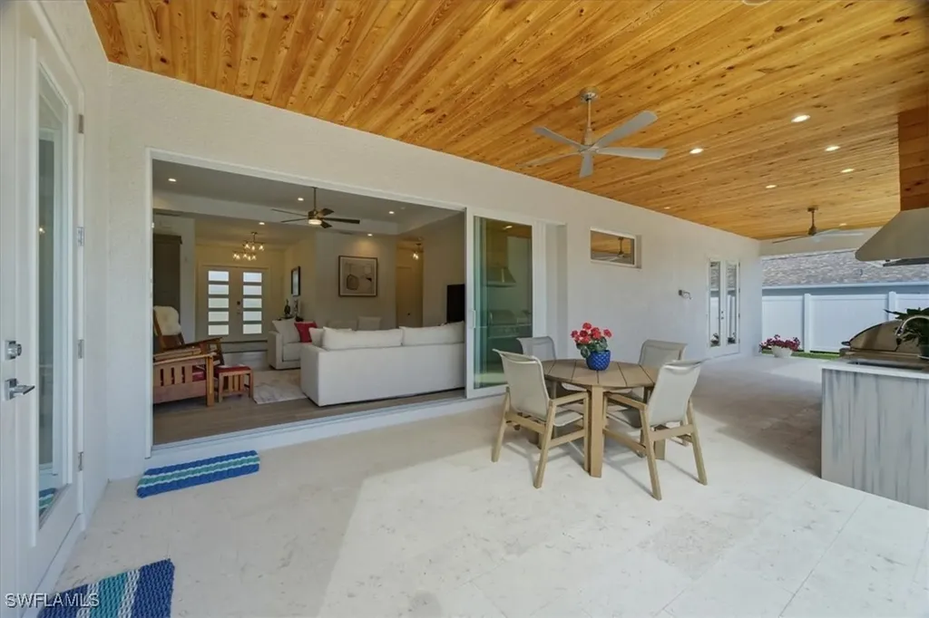 526 104th Avenue N Naples FL 34108