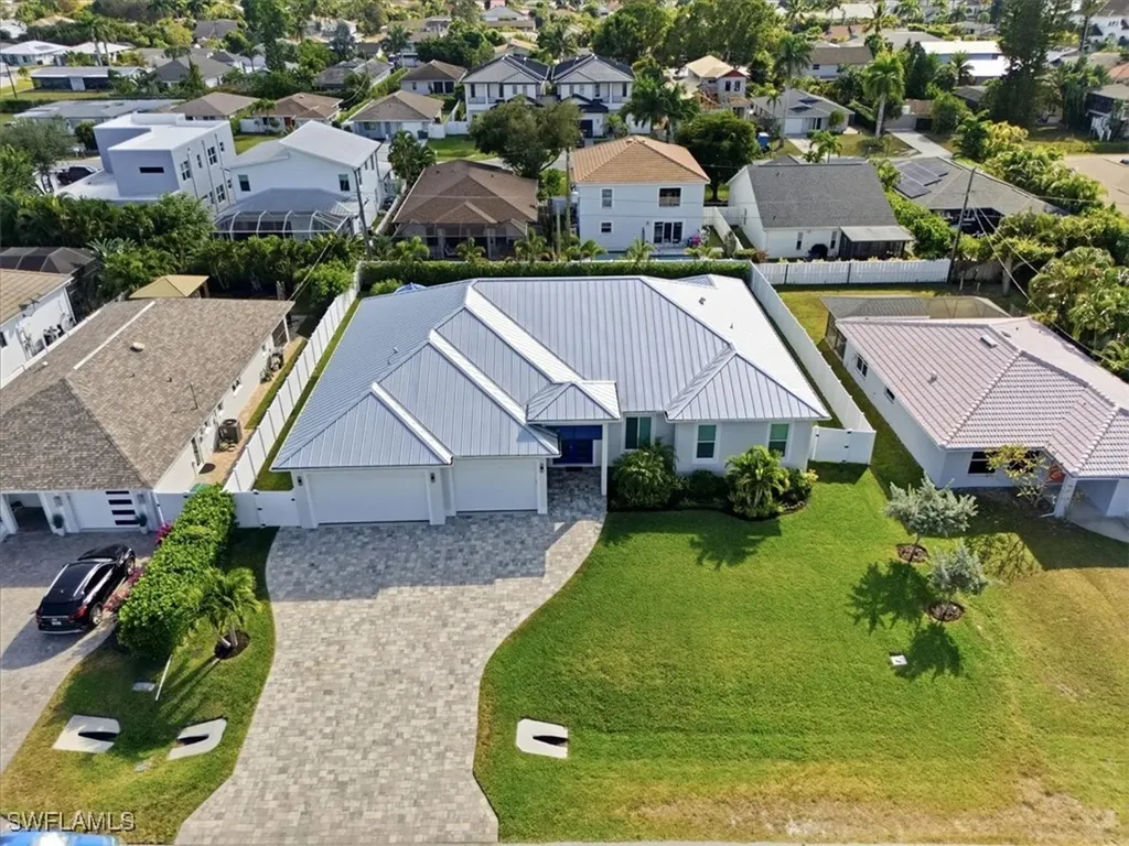 526 104th Avenue N Naples FL 34108