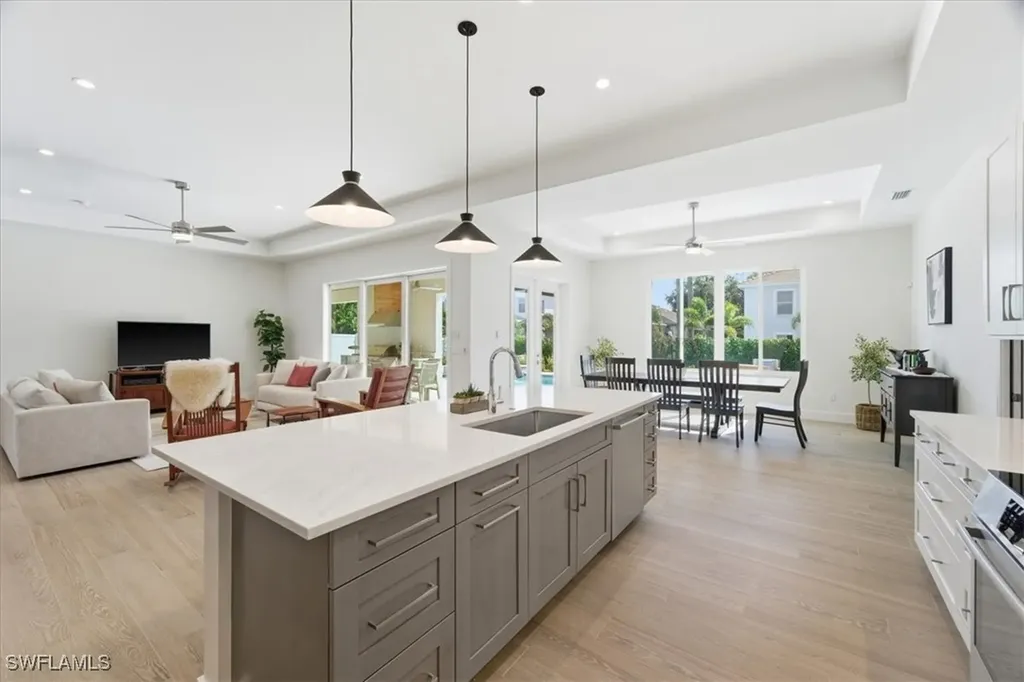 526 104th Avenue N Naples FL 34108