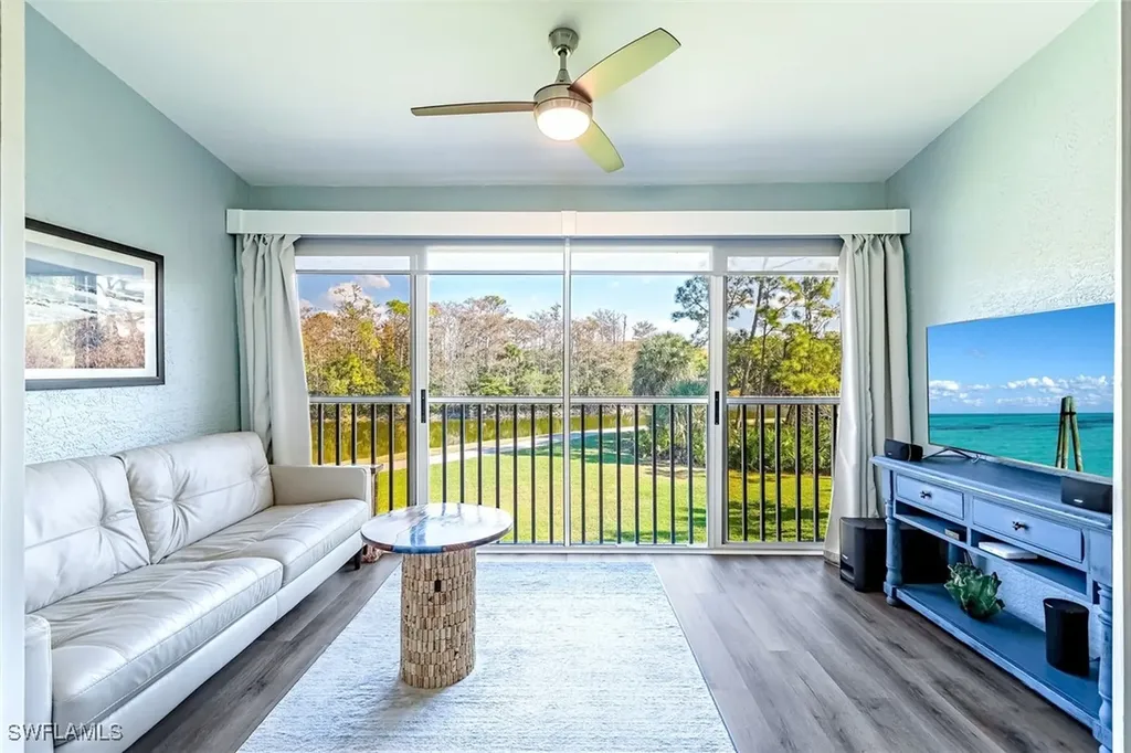 524 Lake Louise Circle Naples FL 34110