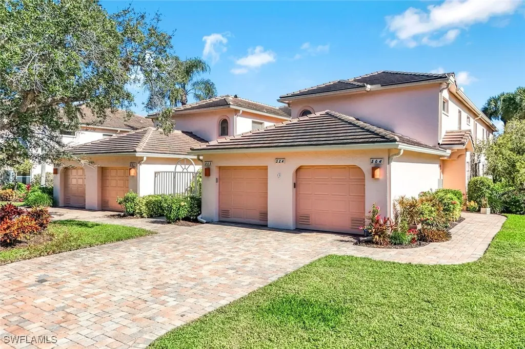 524 Lake Louise Circle Naples FL 34110