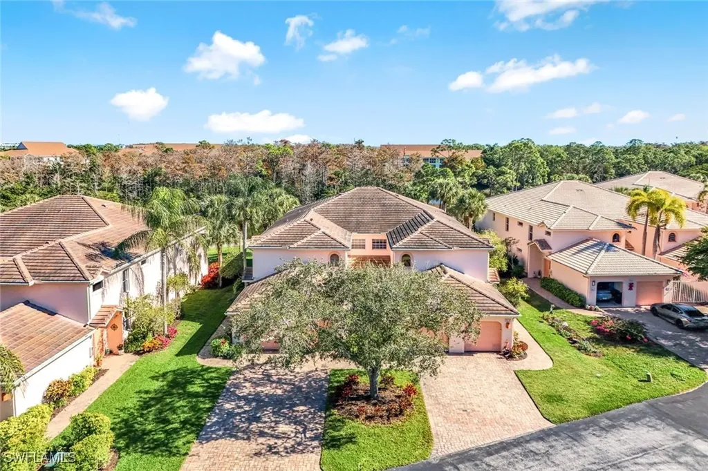 524 Lake Louise Circle Naples FL 34110