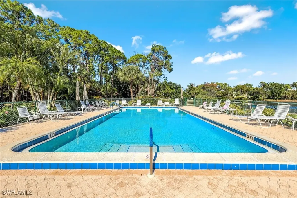 524 Lake Louise Circle Naples FL 34110