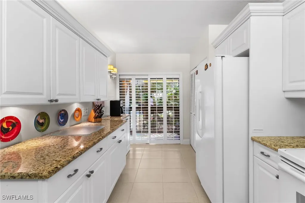 1818 Kings Lake Boulevard Naples FL 34112