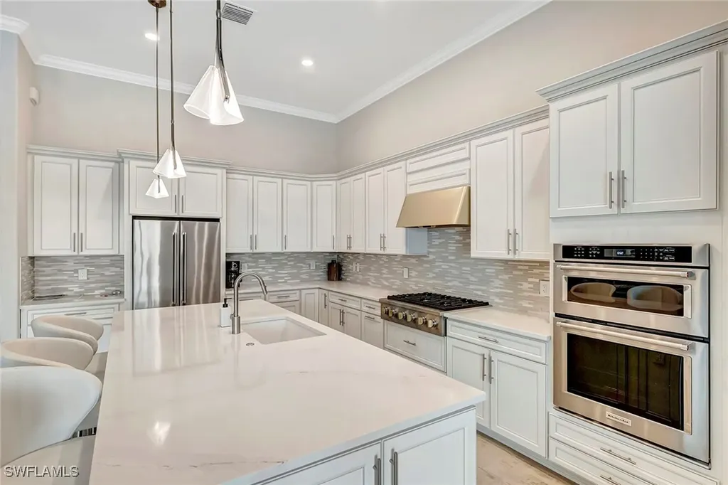 9574 Everglades Drive Naples FL 34120