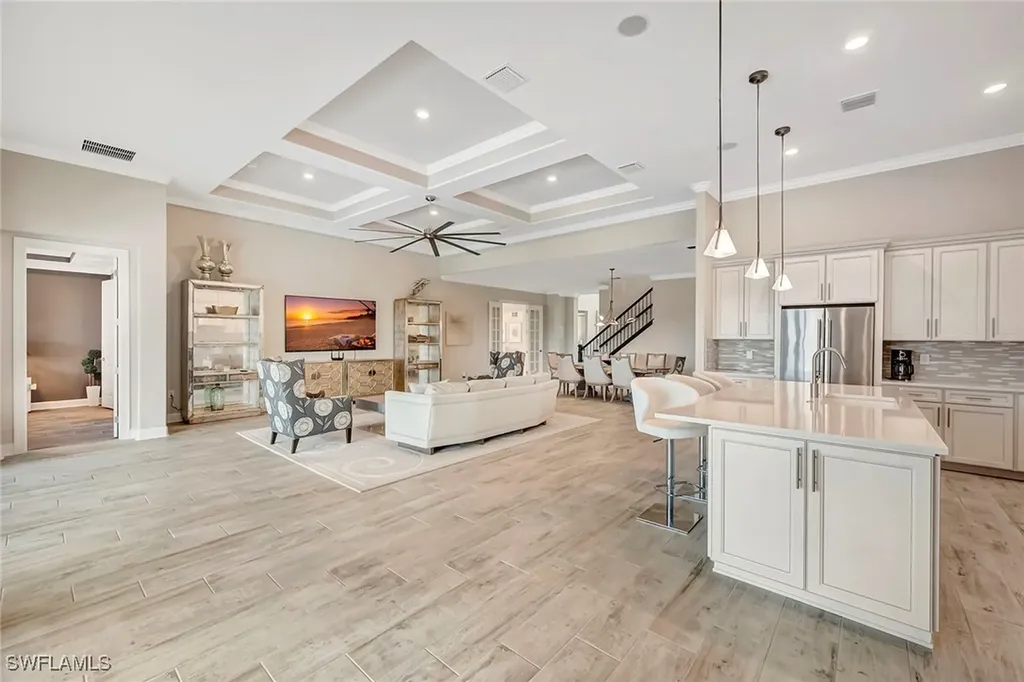 9574 Everglades Drive Naples FL 34120