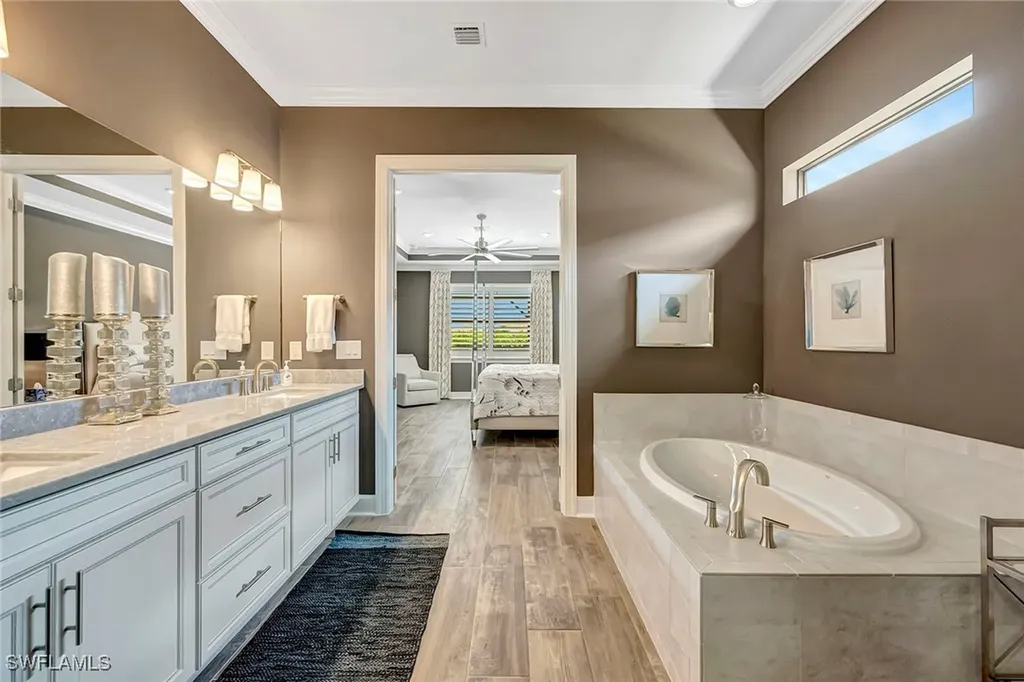 9574 Everglades Drive Naples FL 34120