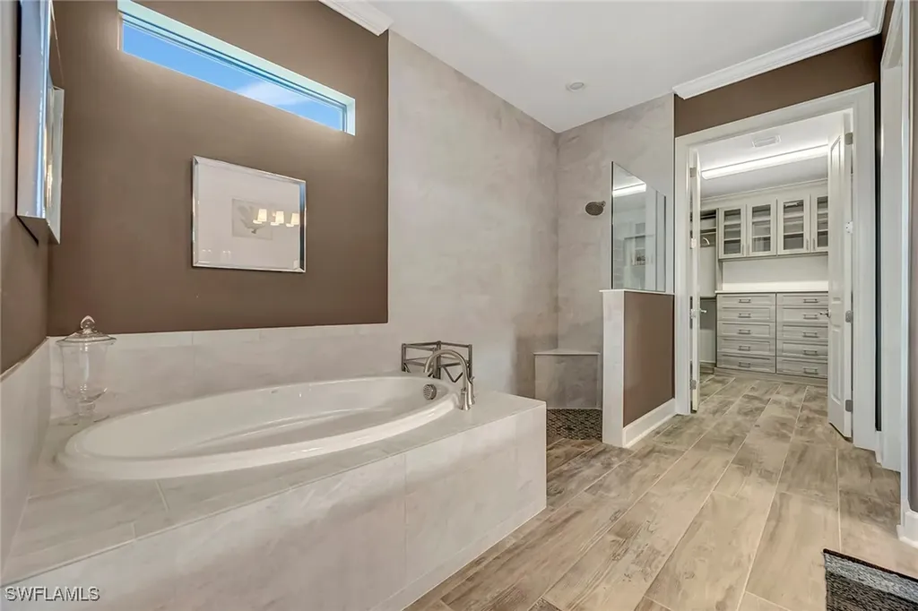 9574 Everglades Drive Naples FL 34120