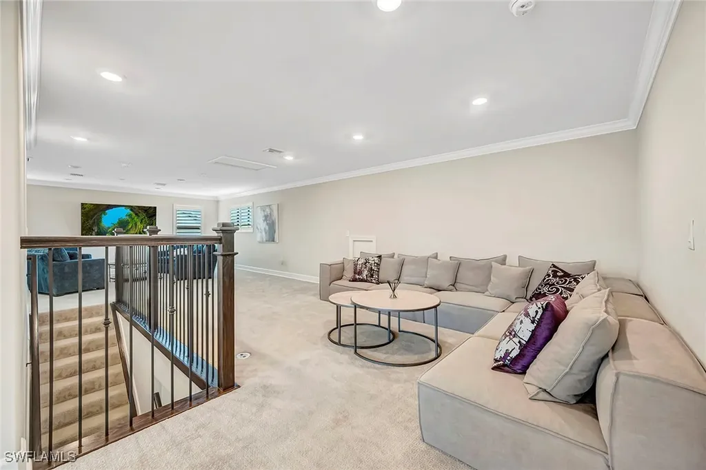 9574 Everglades Drive Naples FL 34120
