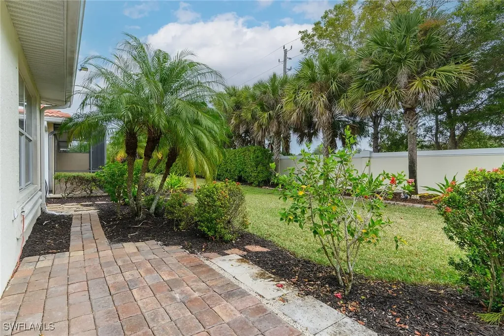 13418 Kent Street Naples FL 34109