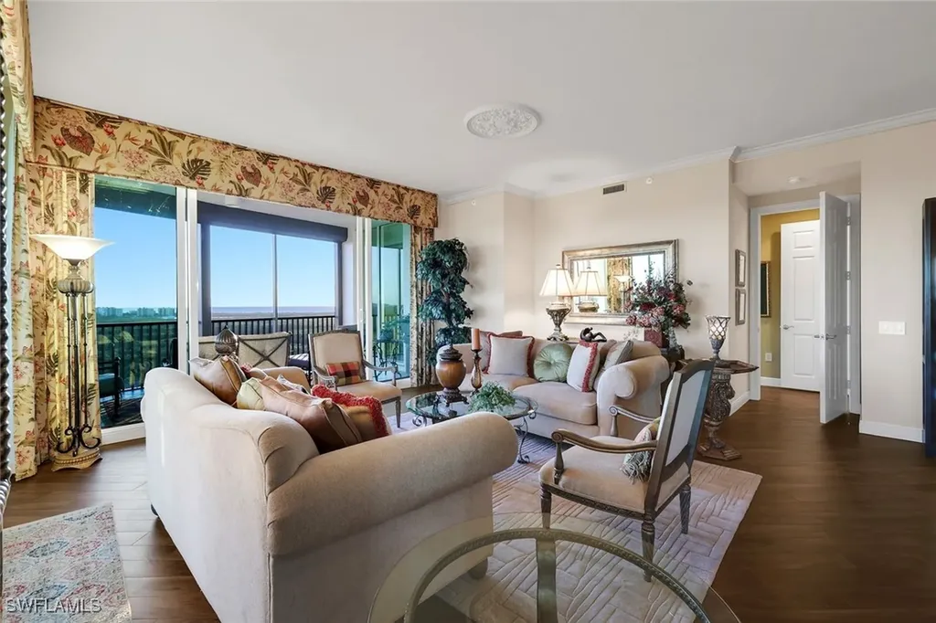 455 Cove Tower Drive Naples FL 34110