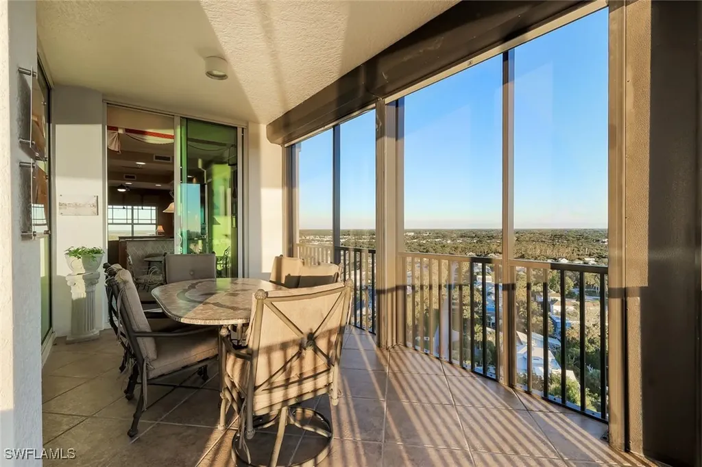 455 Cove Tower Drive Naples FL 34110