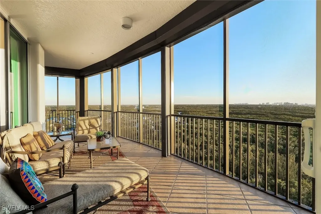 455 Cove Tower Drive Naples FL 34110