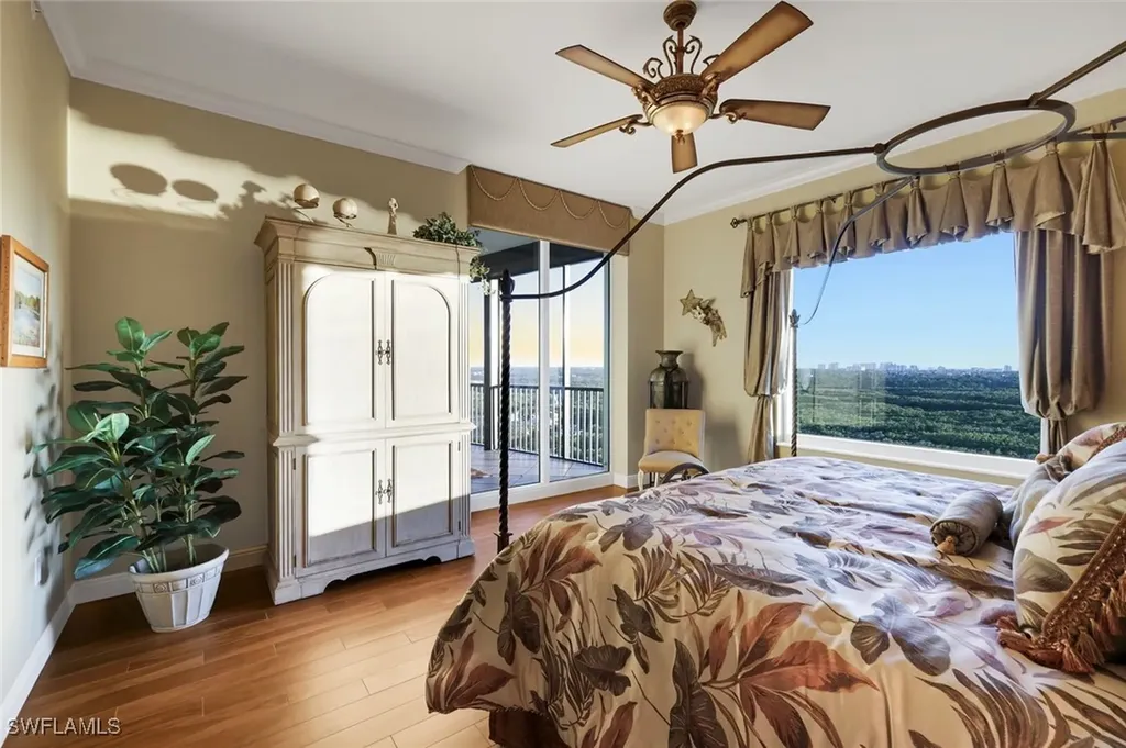 455 Cove Tower Drive Naples FL 34110