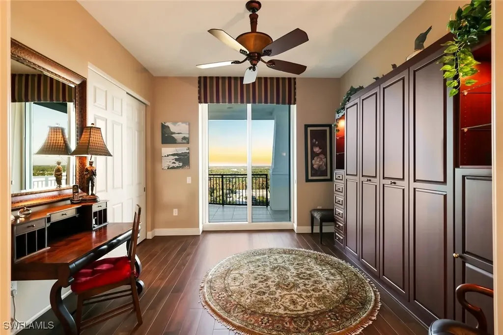 455 Cove Tower Drive Naples FL 34110