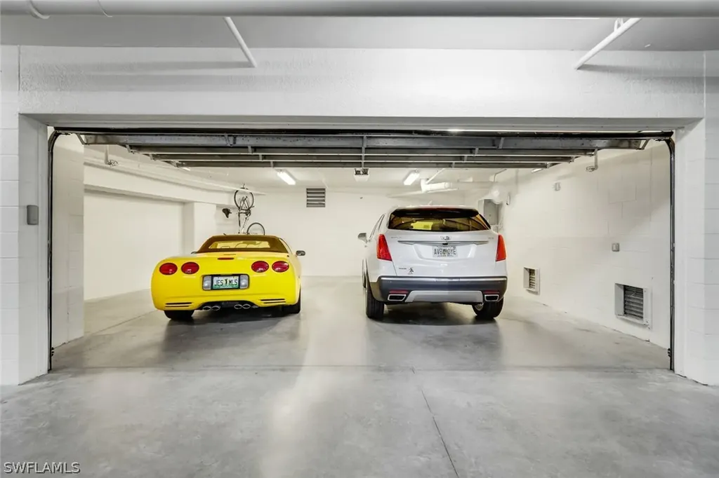 455 Cove Tower Drive Naples FL 34110