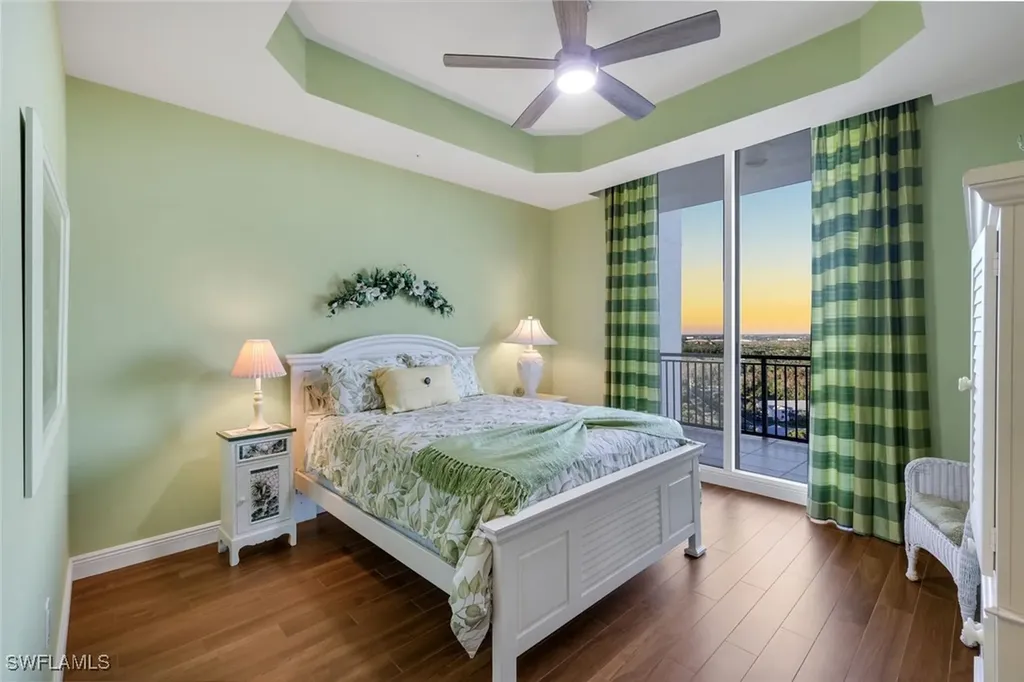 455 Cove Tower Drive Naples FL 34110