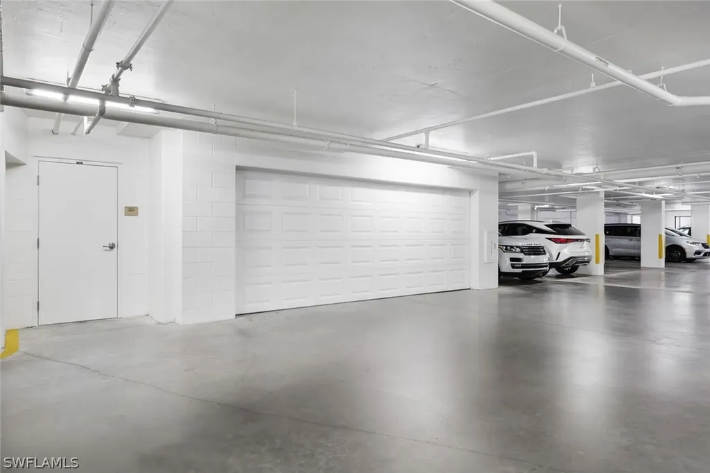 455 Cove Tower Drive Naples FL 34110