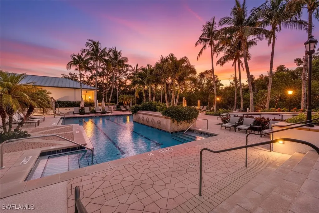 455 Cove Tower Drive Naples FL 34110