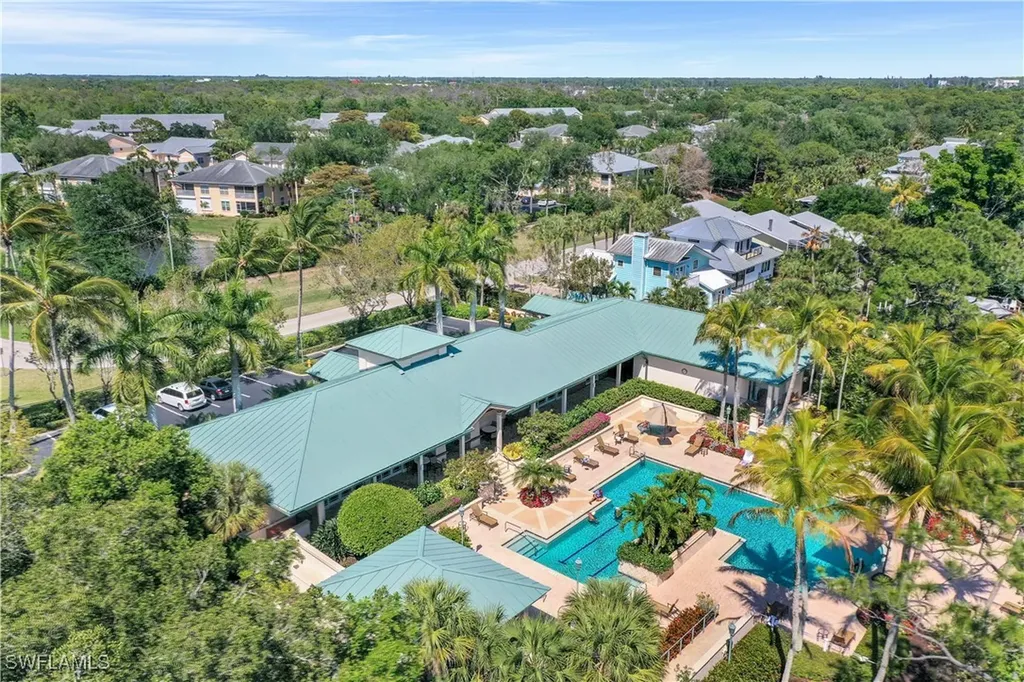 455 Cove Tower Drive Naples FL 34110