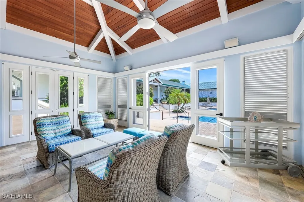 455 Cove Tower Drive Naples FL 34110