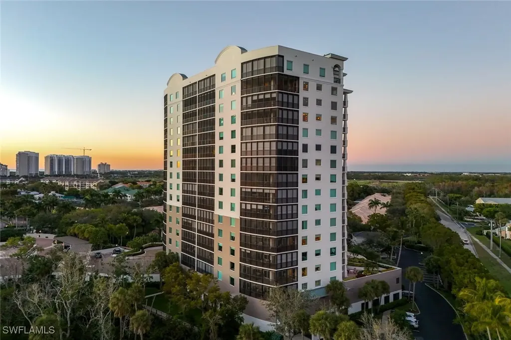 455 Cove Tower Drive Naples FL 34110