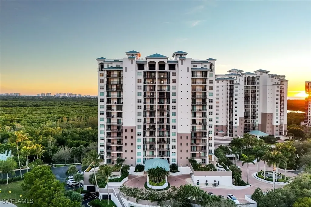 455 Cove Tower Drive Naples FL 34110